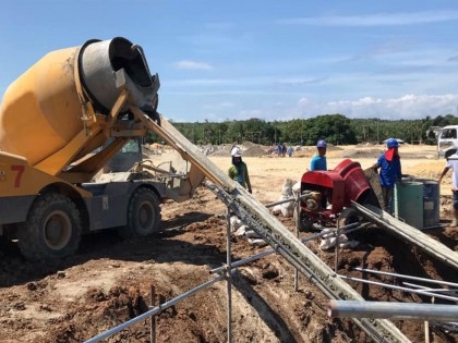 Honghyuan Self loading concrete mixer work at Philippines job site